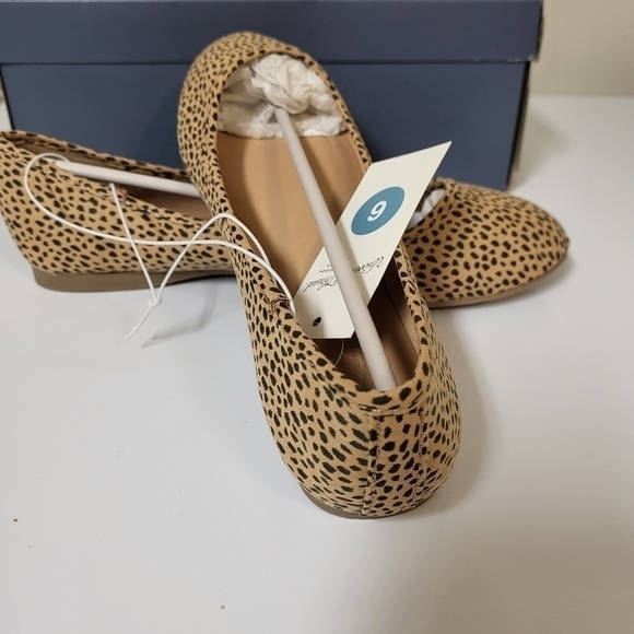 2 for $ 25 Universal thread round toe ballet Animal print flat ladies size 6 - Picture 9 of 9